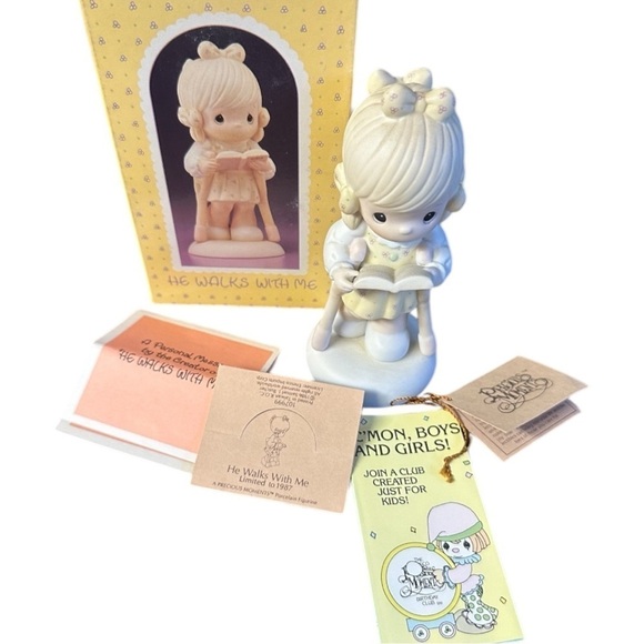 Vintage Precious Moments "He Walks With Me" Ceramic Decoration Figurine - Picture 4 of 7